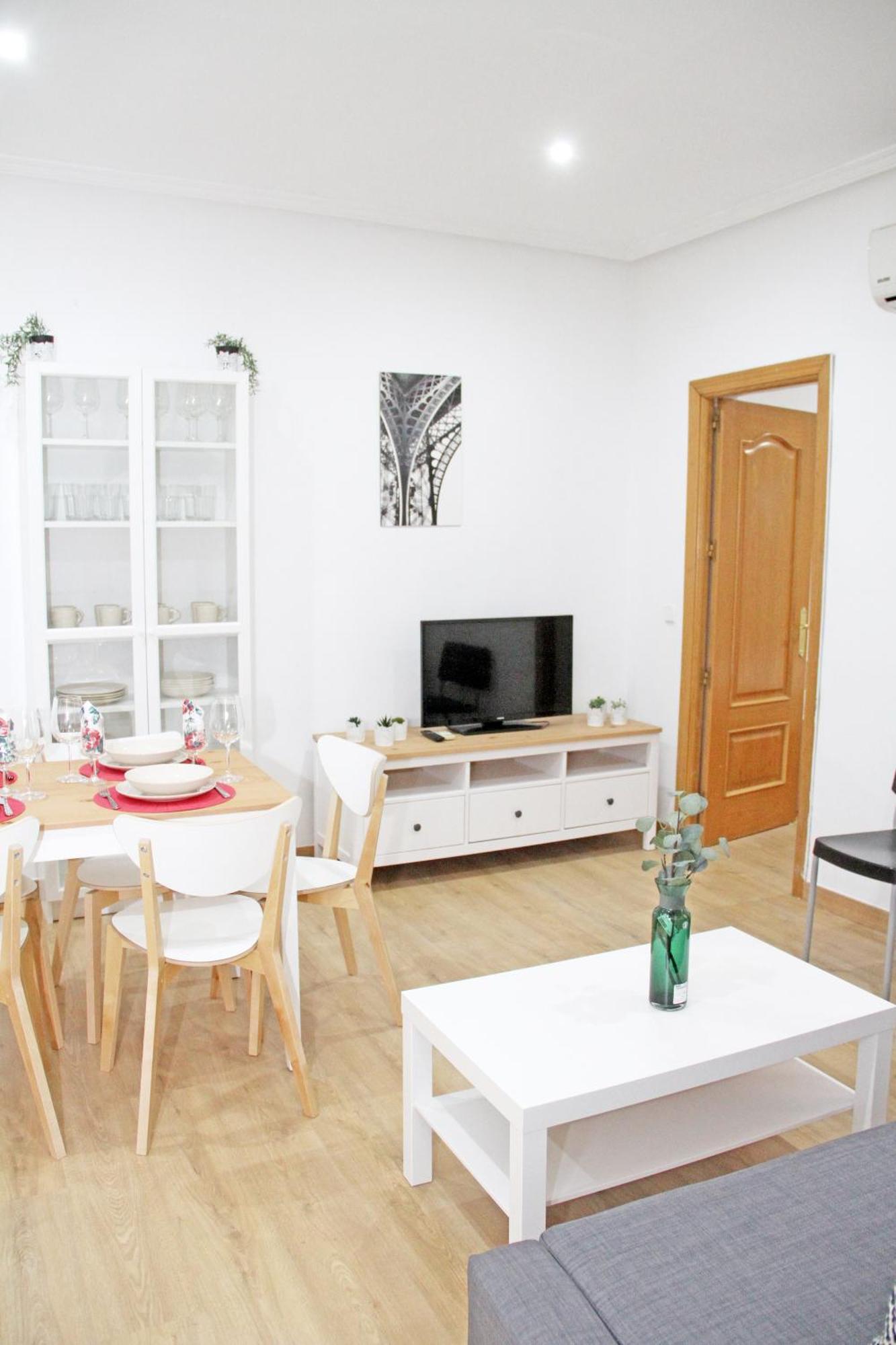Lujosos Apartamentos En El Centro De Мадрид Екстер'єр фото