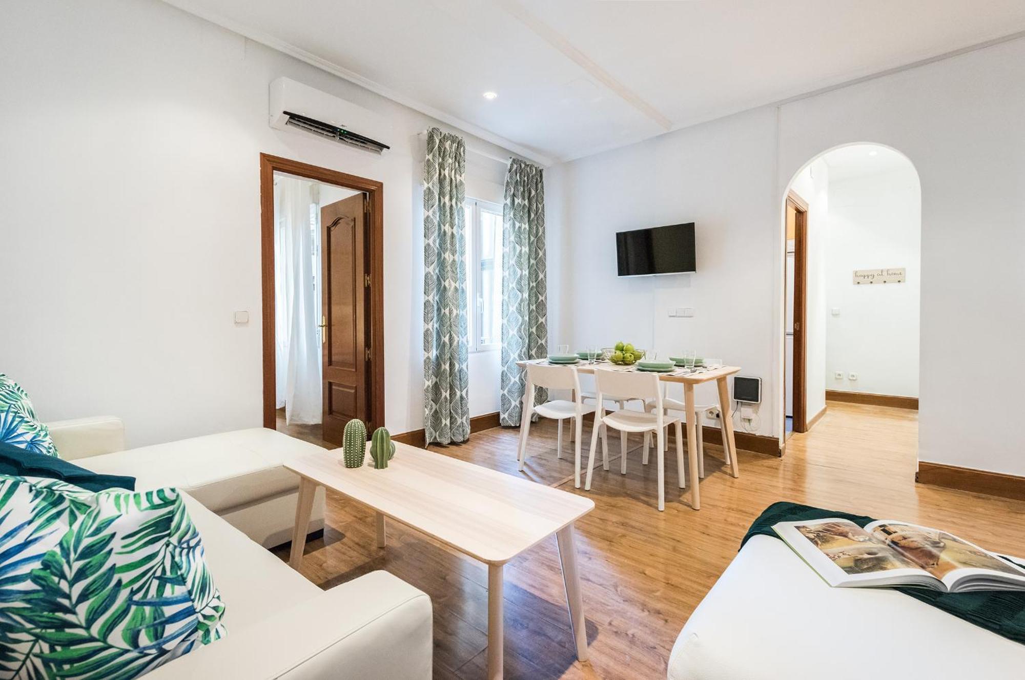 Lujosos Apartamentos En El Centro De Мадрид Екстер'єр фото