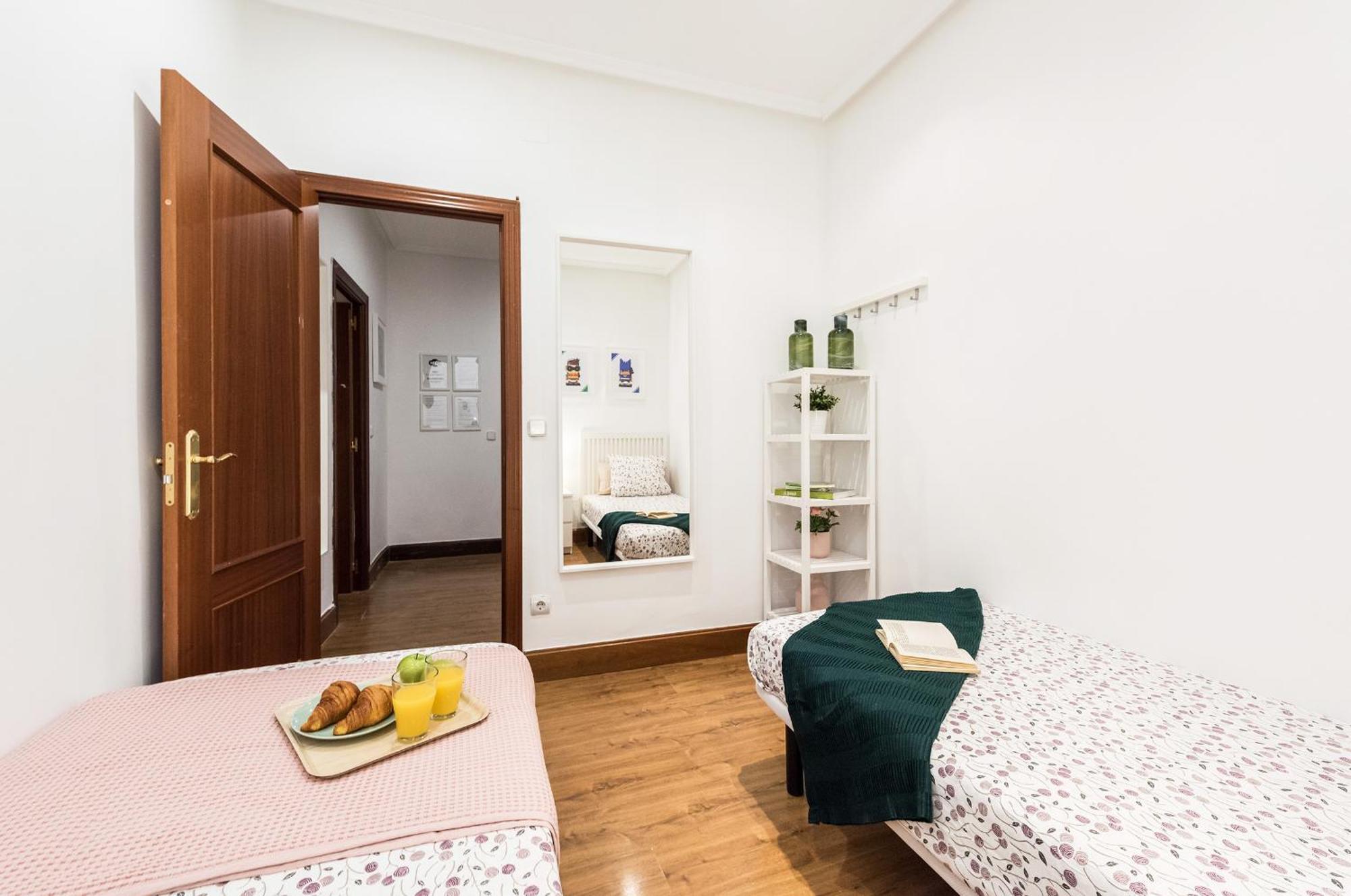 Lujosos Apartamentos En El Centro De Мадрид Екстер'єр фото